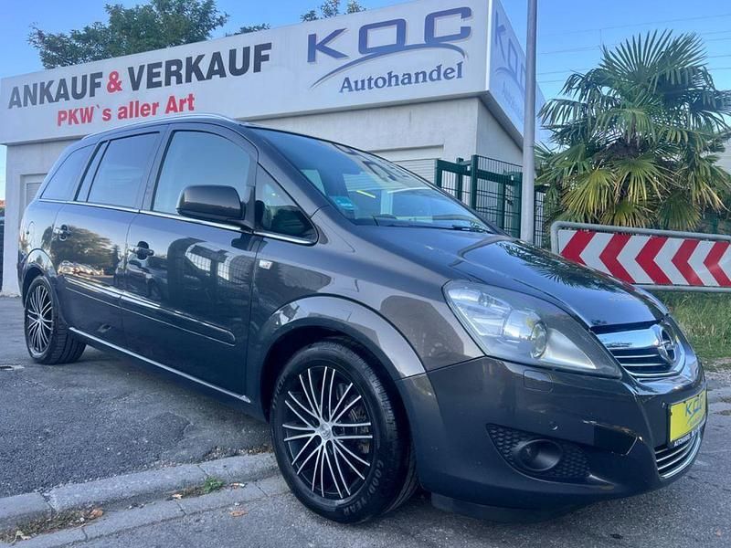 Grau Gebraucht 2014 Opel Zafira Family Van / Kleinbus | 5.900 € (Etwas zu teuer) - Bild 1/4
