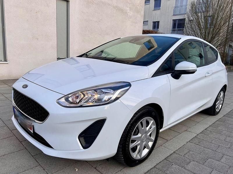 Gebraucht Ford Fiesta 71 PS (52 kW) 2017 Weiß Kleinwagen