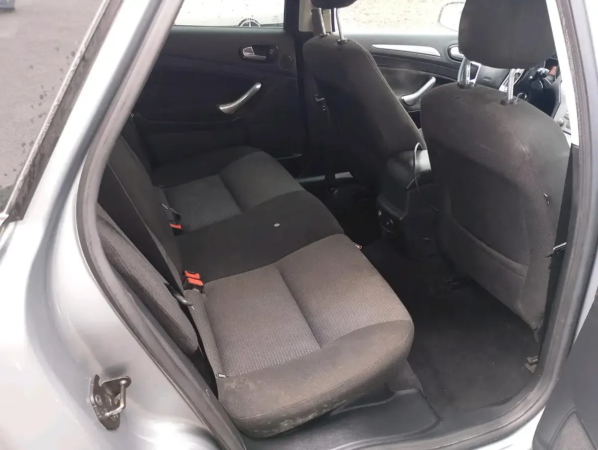 Gebraucht Ford Mondeo 140 PS (102 kW) 2009 Silber Kombi