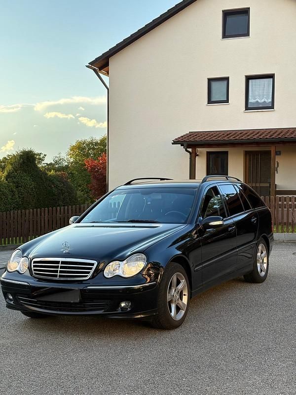 Schwarz Gebraucht 2006 Mercedes C180 Kombi | 1.300 € (Guter Preis) - Bild 1/4