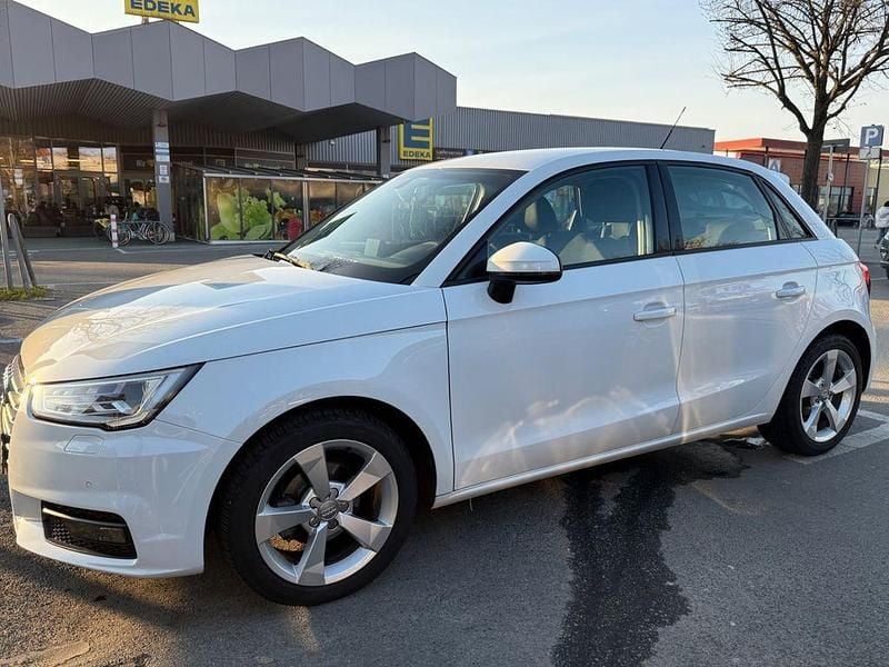 Gebraucht Audi A1 90 PS (66 kW) 2015 Weiß Kleinwagen