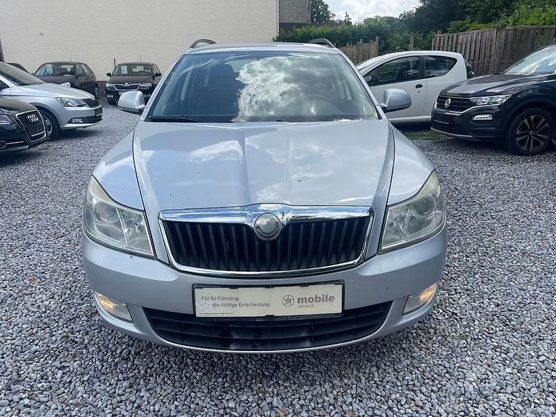 Silber Gebraucht 2009 Skoda Octavia Kombi | 3.990 € - Bild 1/4