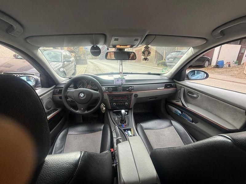 Gebraucht BMW 320 204 PS (150 kW) 2006 Silber Limousine