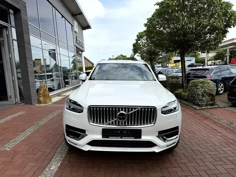 Gebraucht Volvo XC90 Plus 235 PS (172 kW) 2024 Crystal white / metallic (metallic) SUV