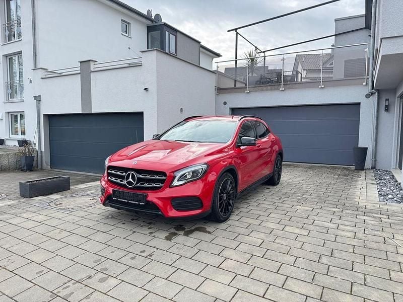 Gebraucht Mercedes GLA200 156 PS (114 kW) 2020 Rot SUV