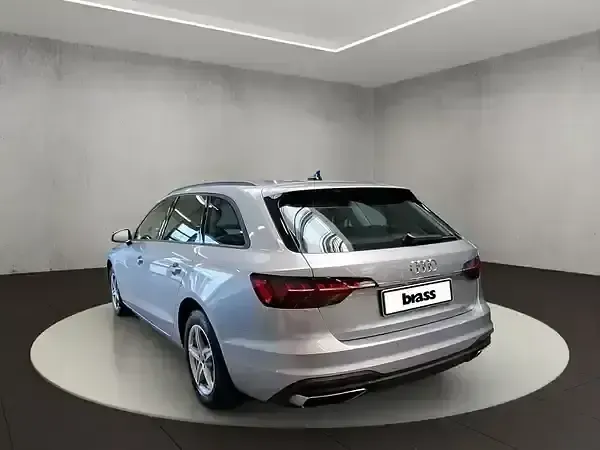 Gebraucht Audi A4 136 PS (100 kW) 2024 Florettsilber metallic Kombi