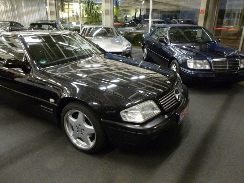 Schwarz Gebraucht 1999 Mercedes SL320 Cabrio | 23.800 € (Fairer Preis) - Bild 1/4