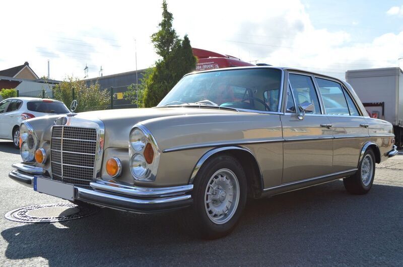 Gold Gebraucht 1973 Mercedes 280 Limousine | 30.900 € - Bild 1/4
