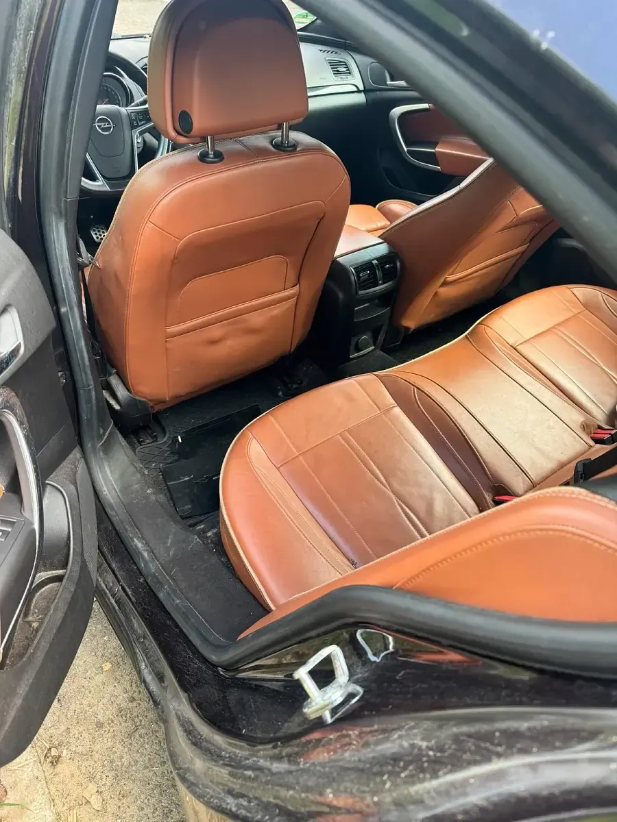 Gebraucht Opel Insignia 220 PS (161 kW) 2011 Violet Limousine