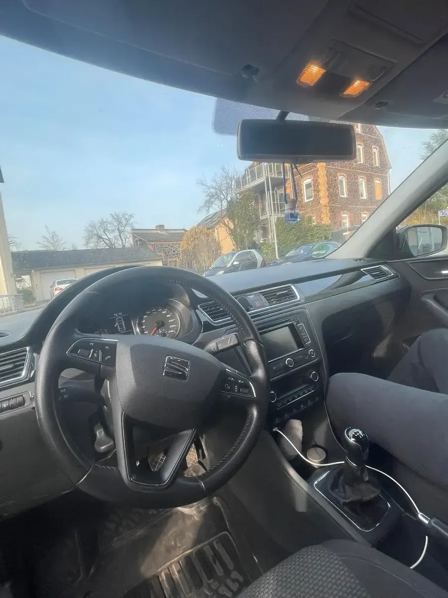 Gebraucht Seat Toledo 105 PS (77 kW) 2015 Schwarz Kleinwagen