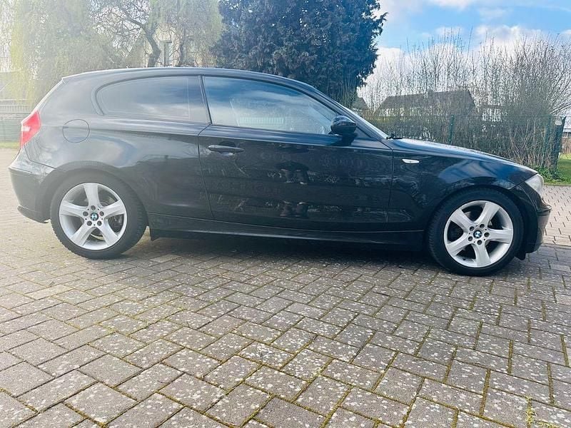 Gebraucht BMW 120 Performance 177 PS (130 kW) 2007 Schwarz Kleinwagen