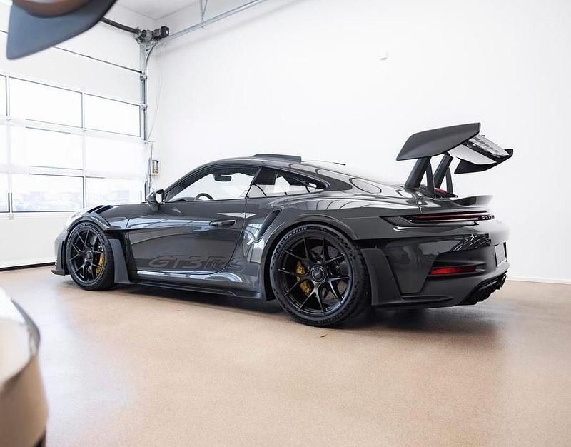 Grau Gebraucht 2024 Porsche 911 GT3 RS Coupé | 311.780 € (Teuer) - Bild 1/4