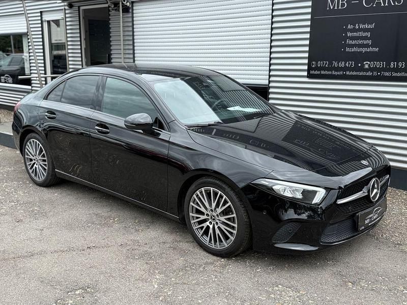 Nachtschwarz unilack Gebraucht 2022 Mercedes A180 Progressive Limousine | 23.990 € (Guter Preis) - Bild 1/4
