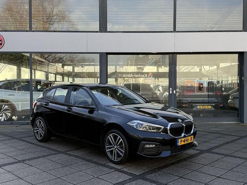 Gebraucht BMW 118 Executive 136 PS (100 kW) 2022 Schwarz Kleinwagen