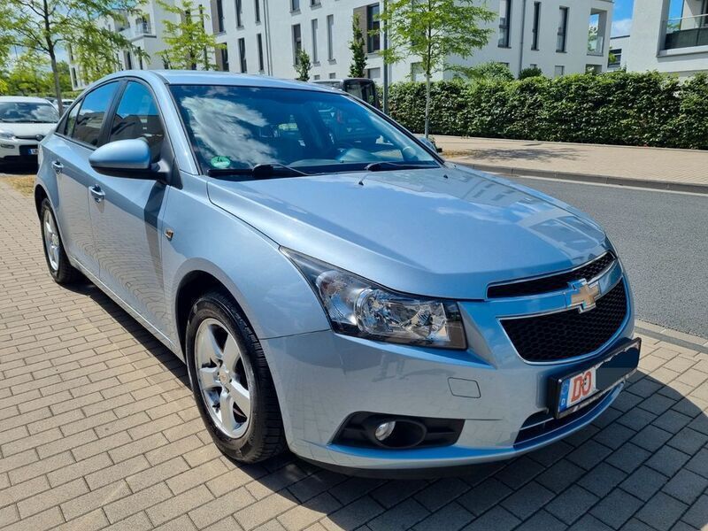 Blau Gebraucht 2009 Chevrolet Cruze LS Limousine | 3.490 € (Guter Preis) - Bild 1/4