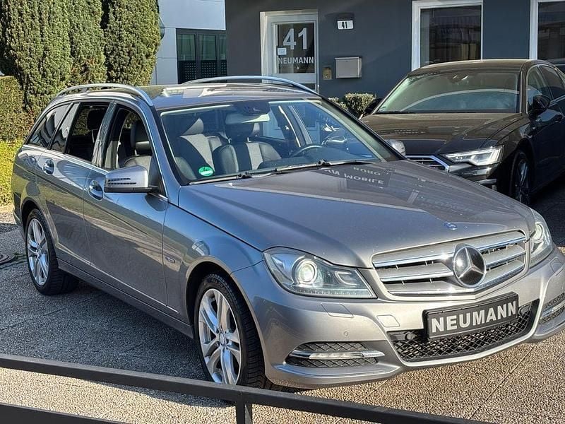 Gebraucht Mercedes C200 184 PS (135 kW) 2011 Silber Limousine