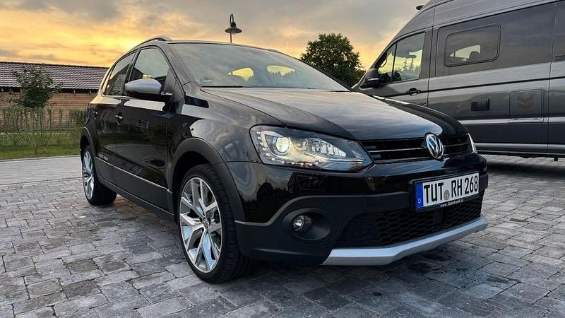 Schwarz Gebraucht 2016 VW Polo Cross Kleinwagen | 13.390 € (Etwas zu teuer) - Bild 1/4