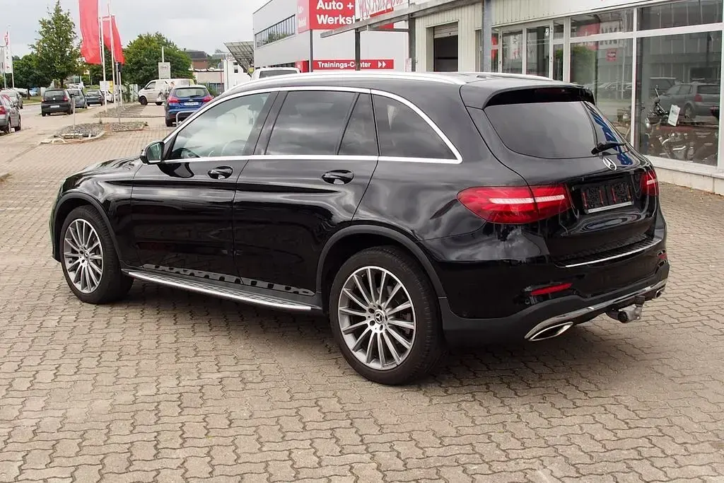Gebraucht Mercedes GLC250 AMG line 211 PS (155 kW) 2017 Schwarz SUV