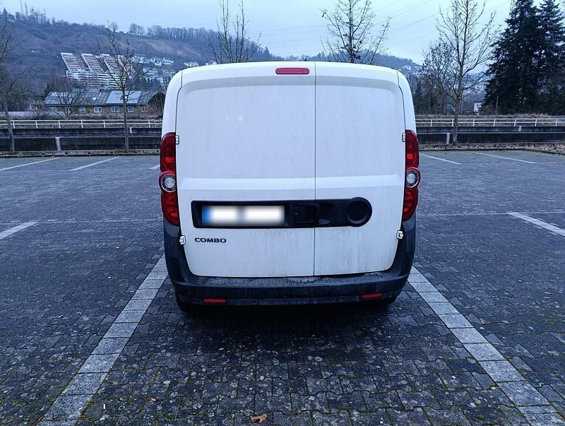 Gebraucht Opel Combo 89 PS (65 kW) 2016 Weiß Van / Kleinbus