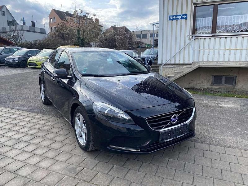 Gebraucht Volvo V40 Summum 150 PS (110 kW) 2015 Other Limousine