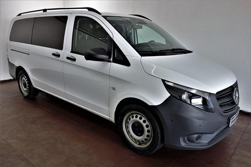 Arktikweiss Gebraucht 2022 Mercedes Vito Van / Kleinbus | 25.999 € (Guter Preis) - Bild 1/4