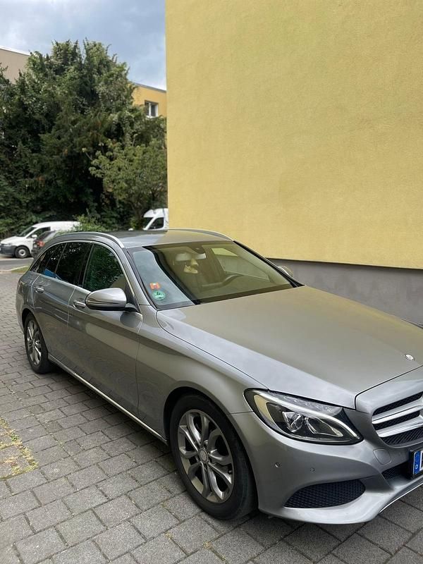 Grau Gebraucht 2016 Mercedes C180 Kombi | 12.499 € (Guter Preis) - Bild 1/4