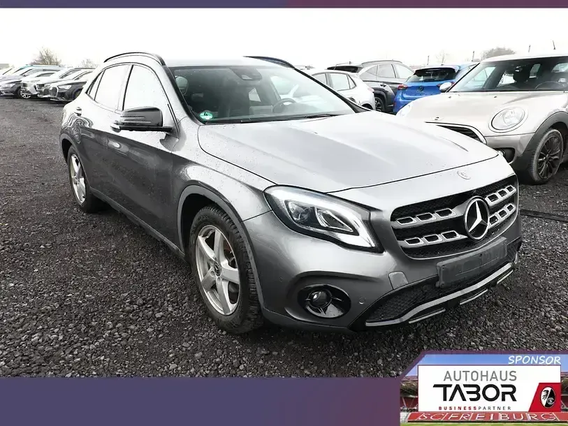 Gebraucht Mercedes GLA200 Urban 136 PS (100 kW) 2017 Grau metallic SUV