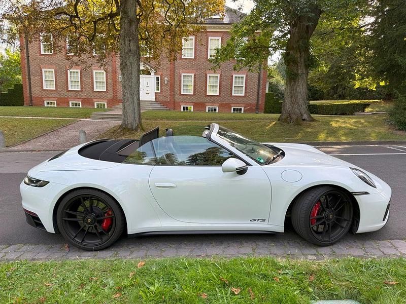 Weiß Gebraucht 2022 Porsche 911 Carrera GTS Cabrio | 149.000 € (Superpreis) - Bild 1/4