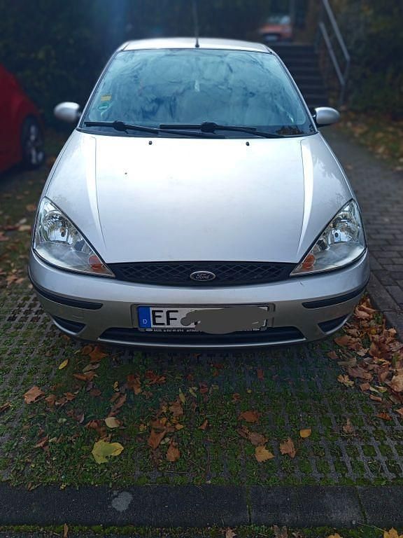 Silber Gebraucht 2003 Ford Focus Finesse Limousine | 850 € (Guter Preis) - Bild 1/4