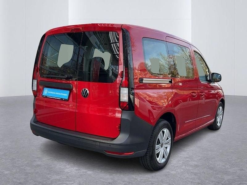 Second-hand VW Caddy Basis 122 CP (89 kW) 2022 Roșu Monovolum