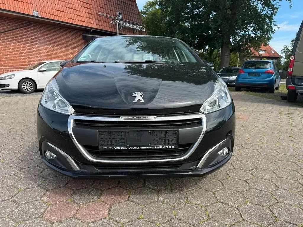 Gebraucht Peugeot 208 Active 82 PS (60 kW) 2017 Schwarz Kleinwagen