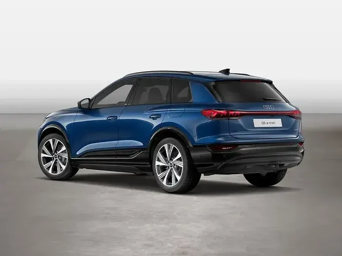 Gebraucht Audi Q6 e-tron Sport 284 kW (387 PS) 2025 Blau SUV