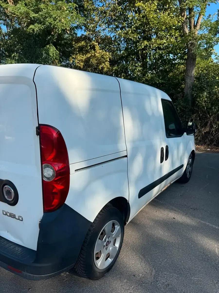 Gebraucht Fiat Doblò 90 PS (66 kW) 2012 Weiß Van / Kleinbus
