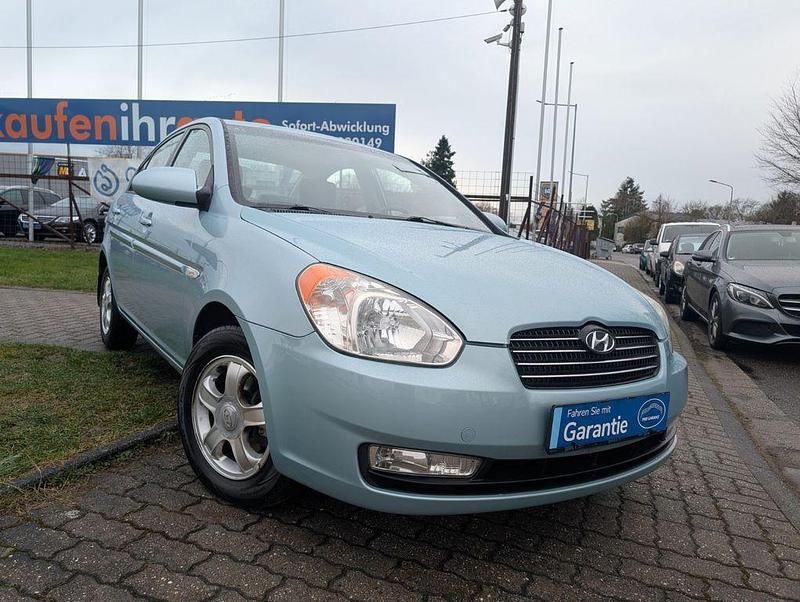 Gebraucht Hyundai Accent 97 PS (71 kW) 2008 Blau (metallic) Limousine