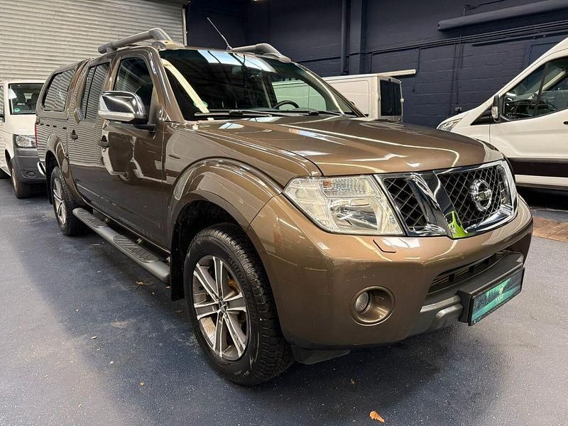 Braun Gebraucht 2015 Nissan Navara Abholung | 23.950 € (Teuer) - Bild 1/4