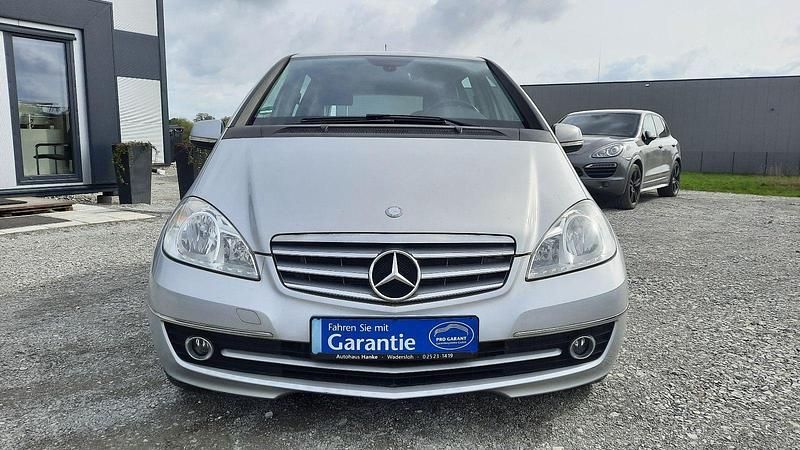 Gebraucht Mercedes A150 95 PS (69 kW) 2009 Silber Kleinwagen