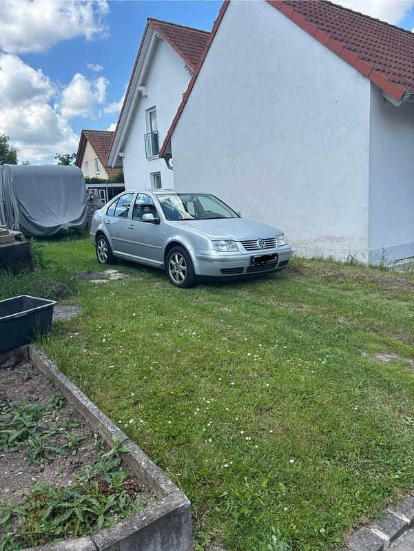 Silber Gebraucht 2001 VW Bora Limousine | 2.099 € (Fairer Preis) - Bild 1/3