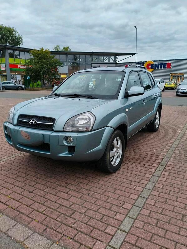 Grün Gebraucht 2009 Hyundai Tucson SUV | 3.300 € (Fairer Preis) - Bild 1/4