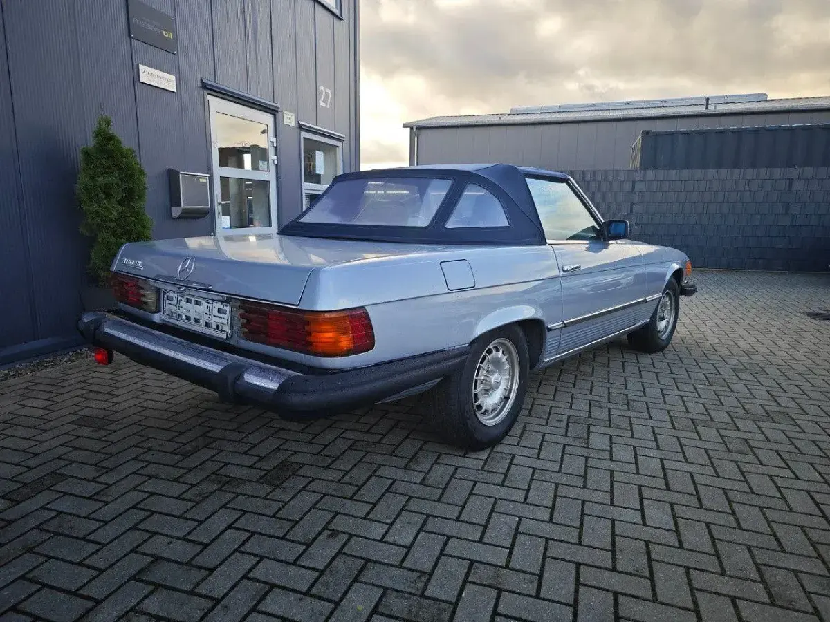 Gebraucht Mercedes SL380 204 PS (150 kW) 1984 Blau Cabrio