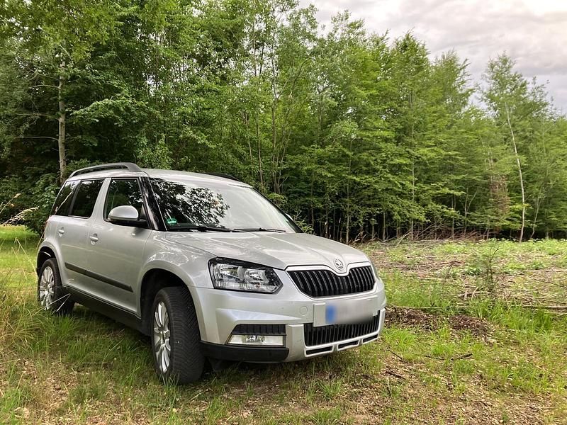 Gebraucht Skoda Yeti Active 110 PS (80 kW) 2016 Silber SUV