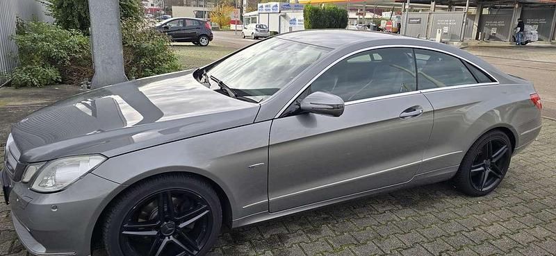 Gebraucht 2010 Mercedes E250 Avantgarde Coupé | 11.000 € (Fairer Preis) - Bild 1/4