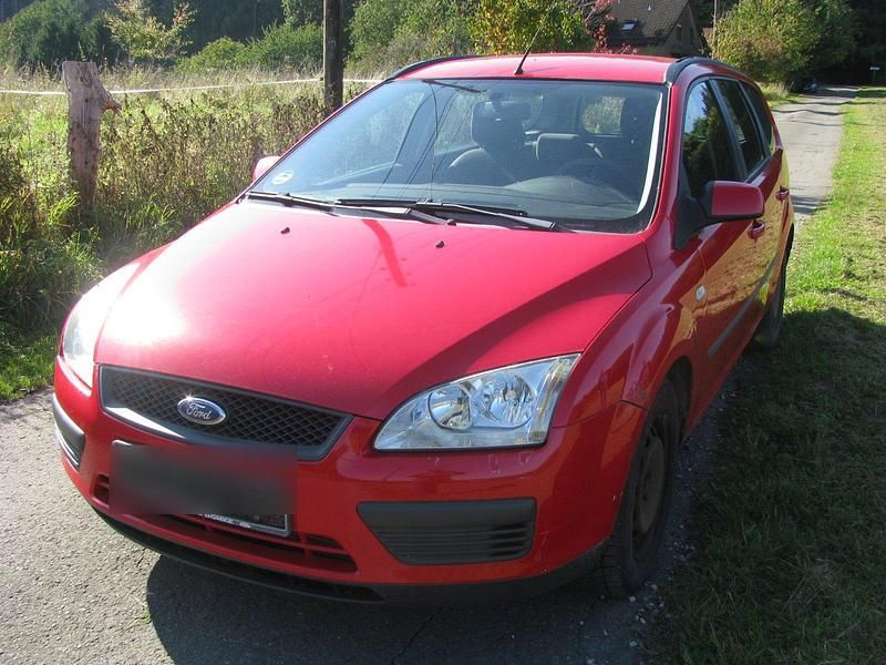 Rot Gebraucht 2007 Ford Focus Kombi | 850 € (Guter Preis) - Bild 1/4
