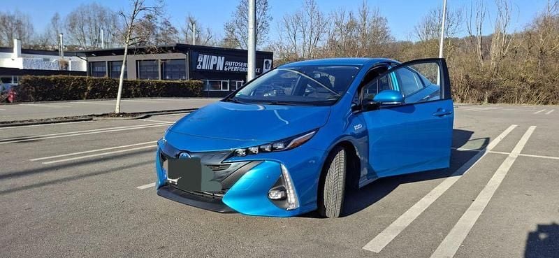 Gebraucht Toyota Prius Comfort 122 PS (89 kW) 2019 Blau Kleinwagen