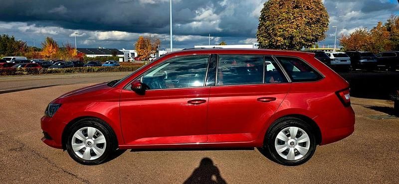 Gebraucht Skoda Fabia Ambition 90 PS (66 kW) 2015 Rot Kleinwagen
