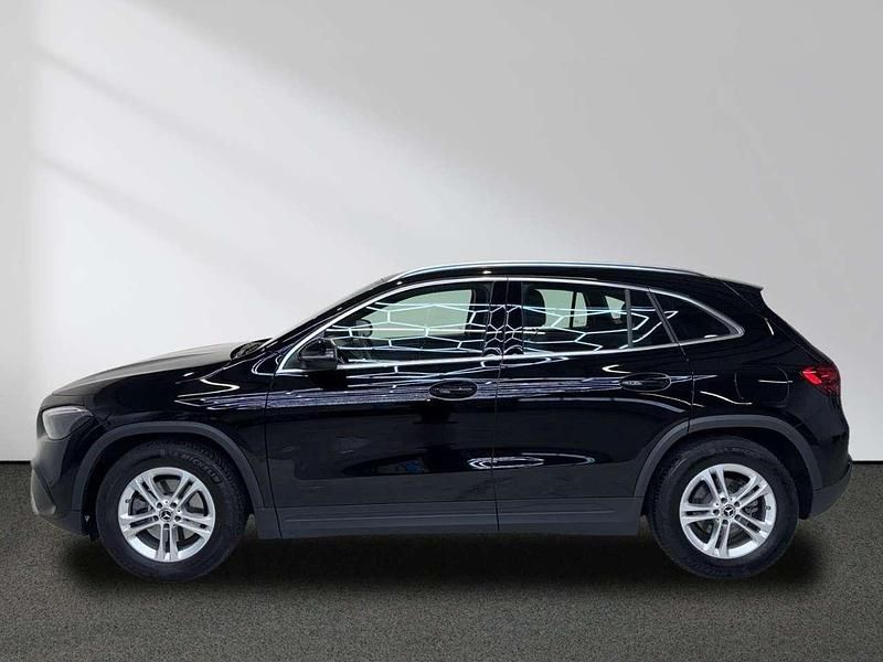 Gebraucht Mercedes GLA200 163 PS (119 kW) 2023 Schwarz SUV