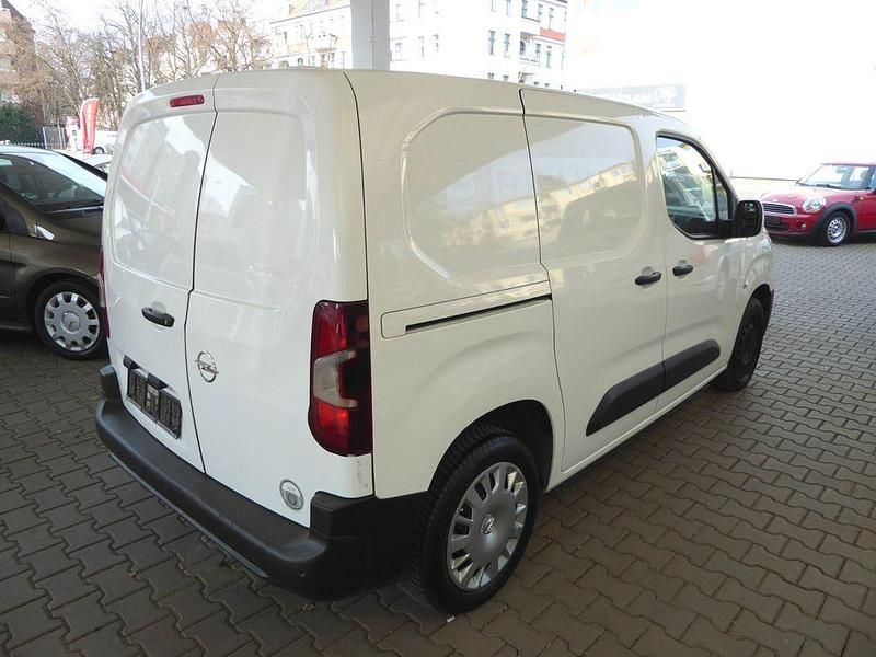 Gebraucht Opel Combo Edition 102 PS (75 kW) 2019 Weiß Van / Kleinbus
