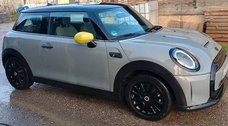 Gebraucht Mini Cooper SE Classic 135 kW (184 PS) 2022 Grau Kleinwagen