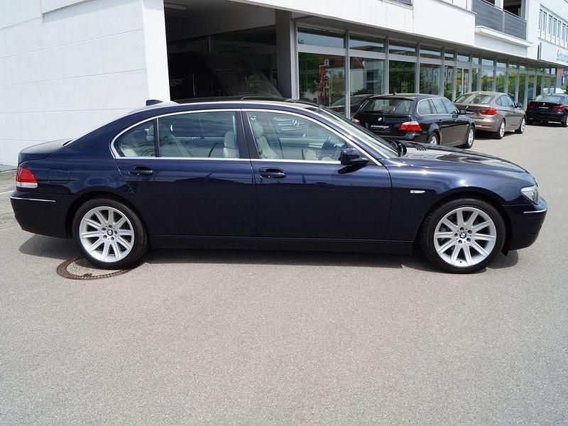 Gebraucht BMW 740L 306 PS (225 kW) 2007 Monacoblau Limousine