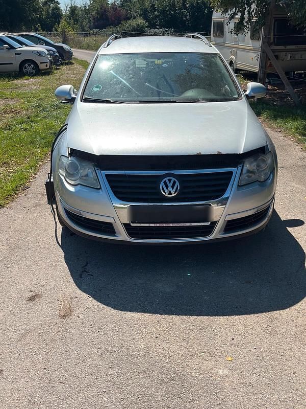 Silber Gebraucht 2006 VW Passat Kombi | 500 € (Superpreis) - Bild 1/4