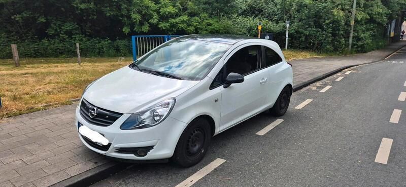Weiß Gebraucht 2009 Opel Corsa Kleinwagen | 750 € (Superpreis) - Bild 1/4